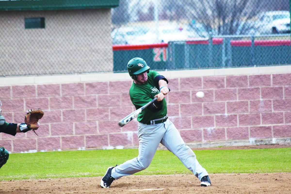 Marcelo Yates. The Comets (19-10 overall, 15-8 ASC) swept Ozarks in the April 11-12 series. UTD won the first game 4-3 in 10 innings. It then defeated the Eagles 5-1 in the first game of the doubleheader on April 12, and 13-2 in eight innings in the second game.