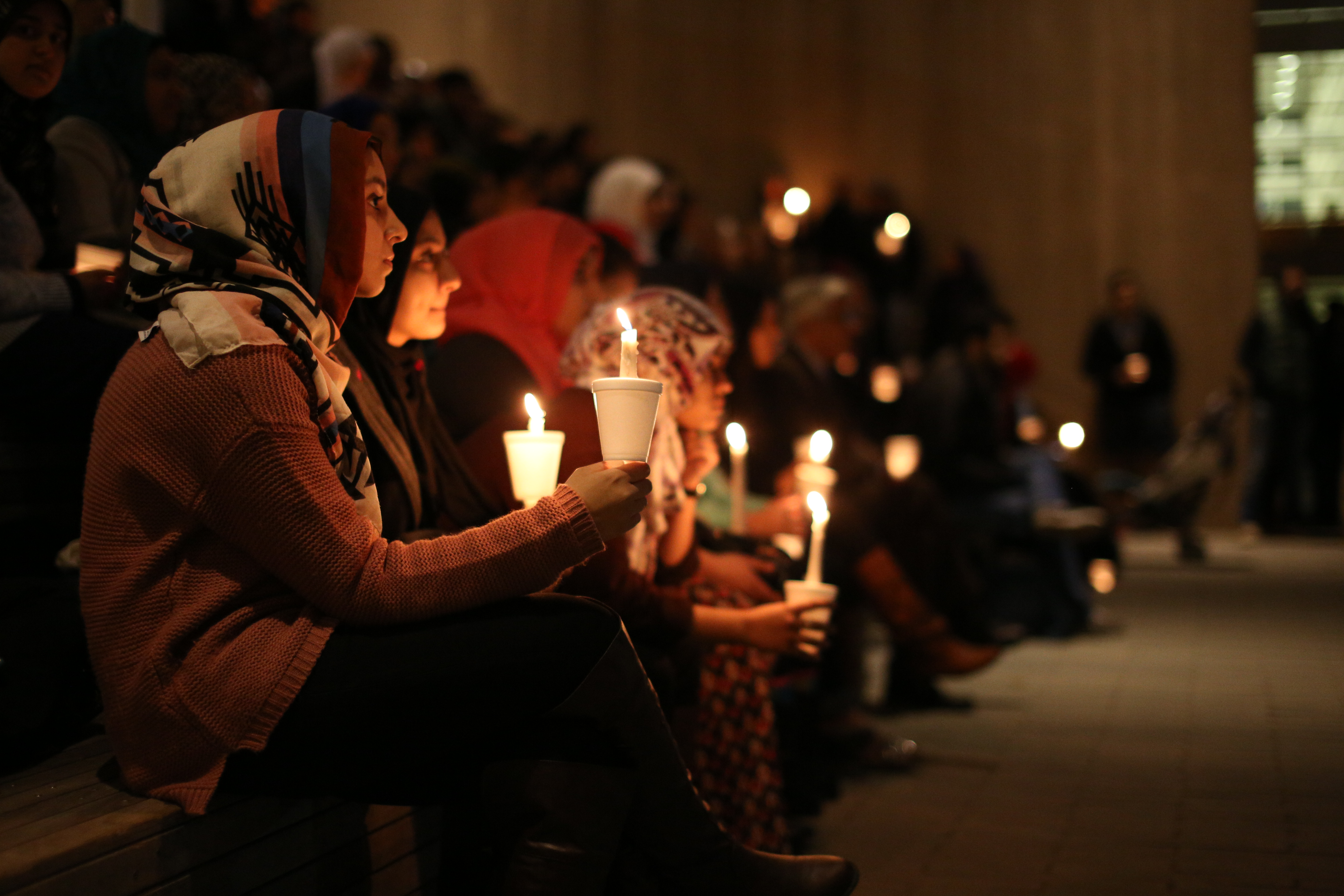 Hundreds gather at vigil for slain North Carolina Muslim students