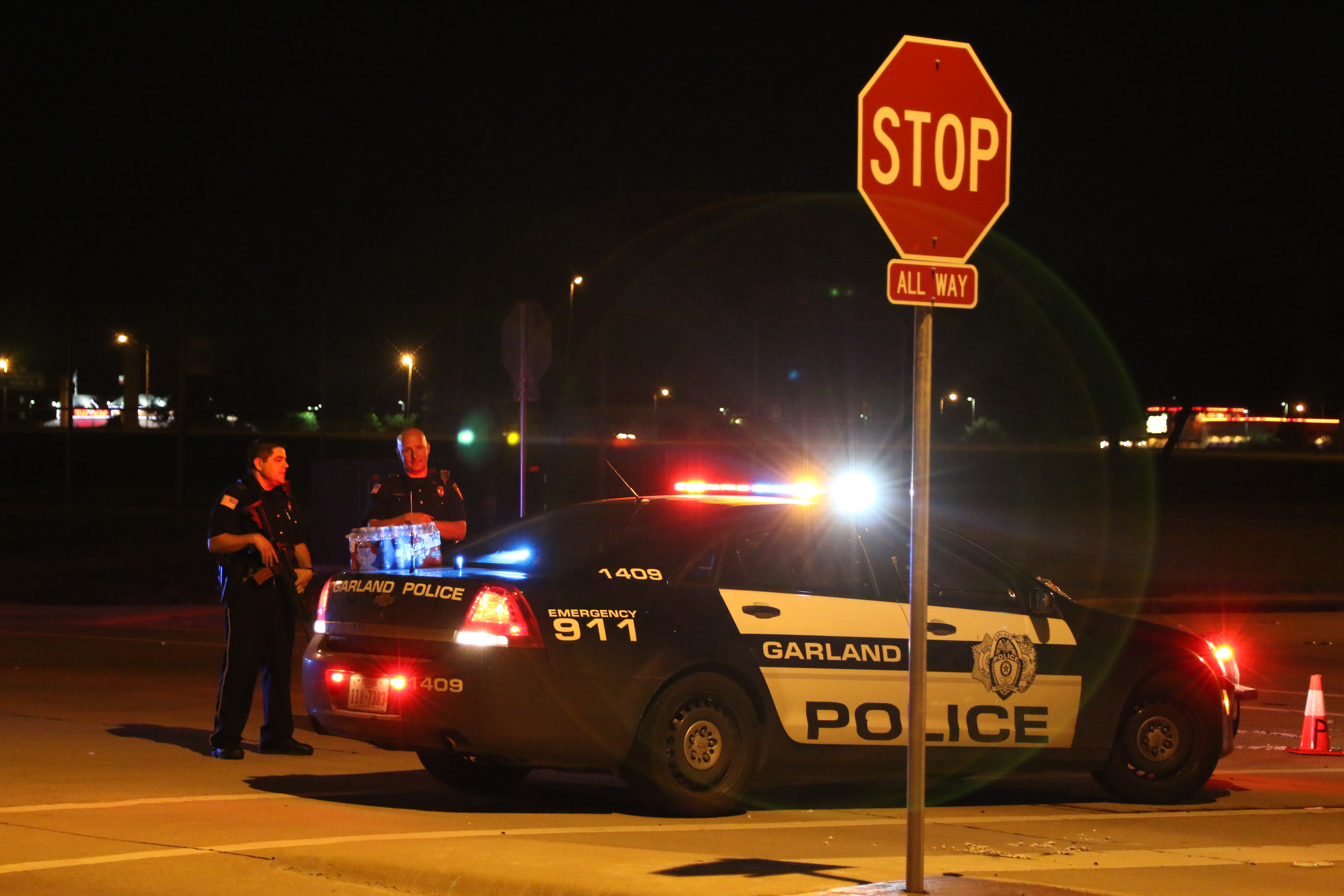 Police, press converge on shooting in Garland