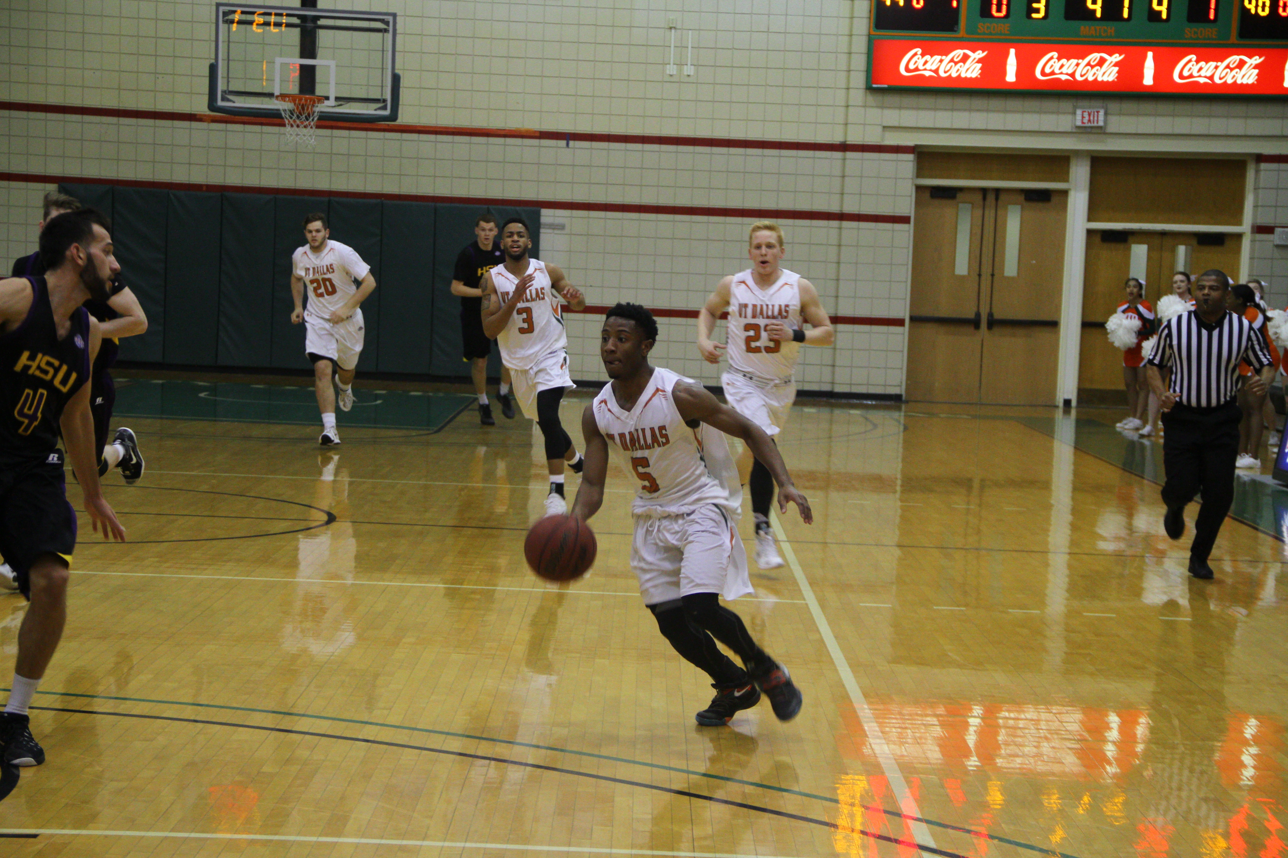 Men’s basketball falls to Hardin-Simmons in non-conference contest