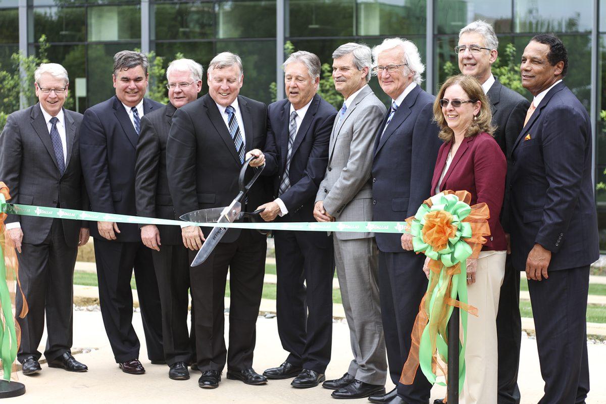 New bioengineering building dedicated at ceremony
