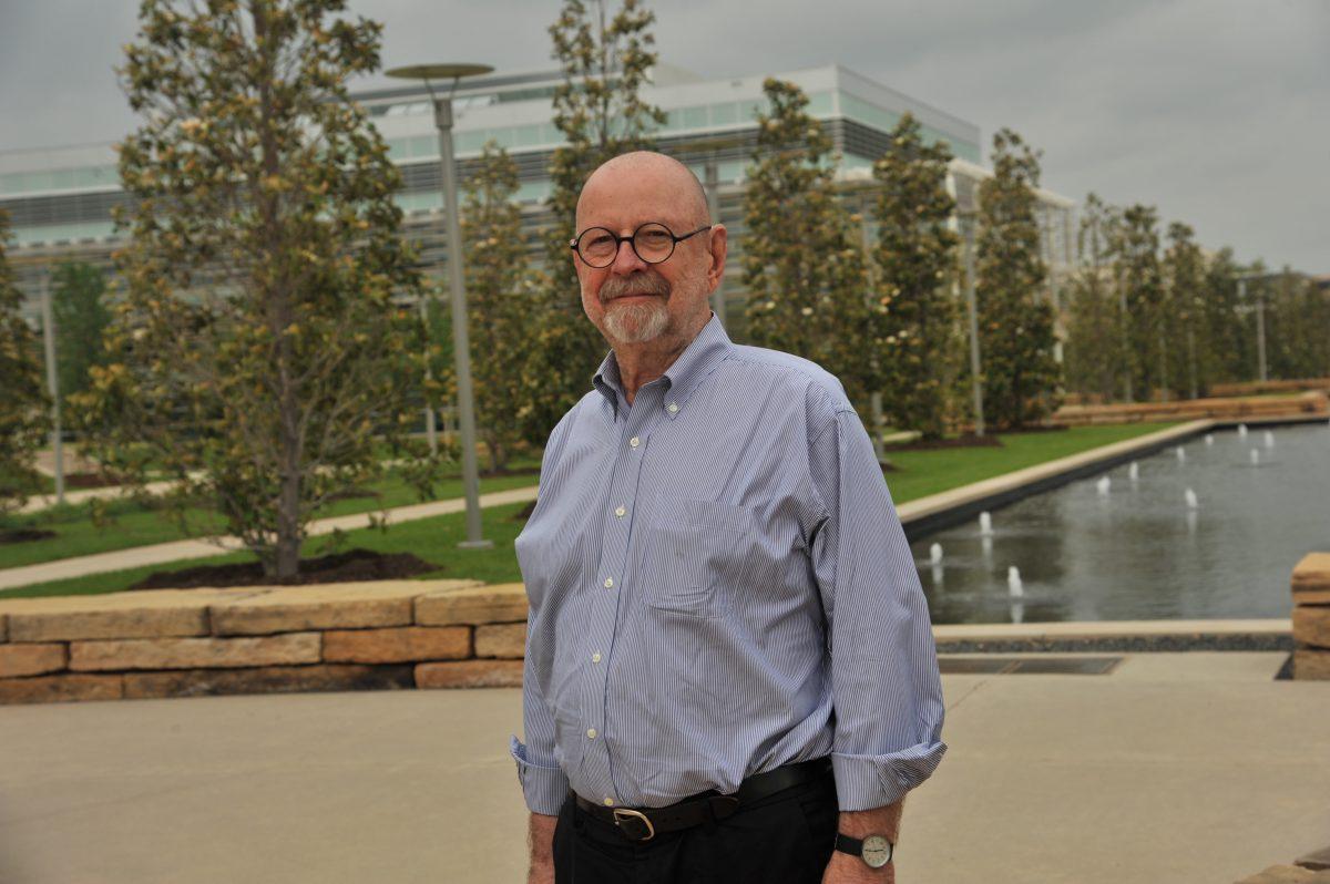 Peter Walker, the recipient of the 2017 Richard Brettell Award in the Arts, spoke at an engagement honoring his contributions to the university. Photo courtesy of UTD Communications.