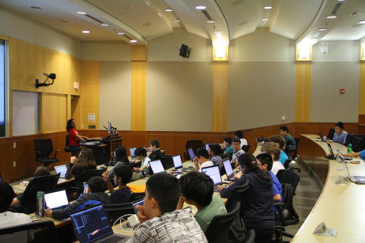 The Computer Science Outreach program brings in students from age groups kindergarten through high school to assist them with their coding skills. Current UTD students are tasked with helping these students, and often receive positive feedback on the quality of their instruction. Photo by Noah Whitehead | Mercury Staff.