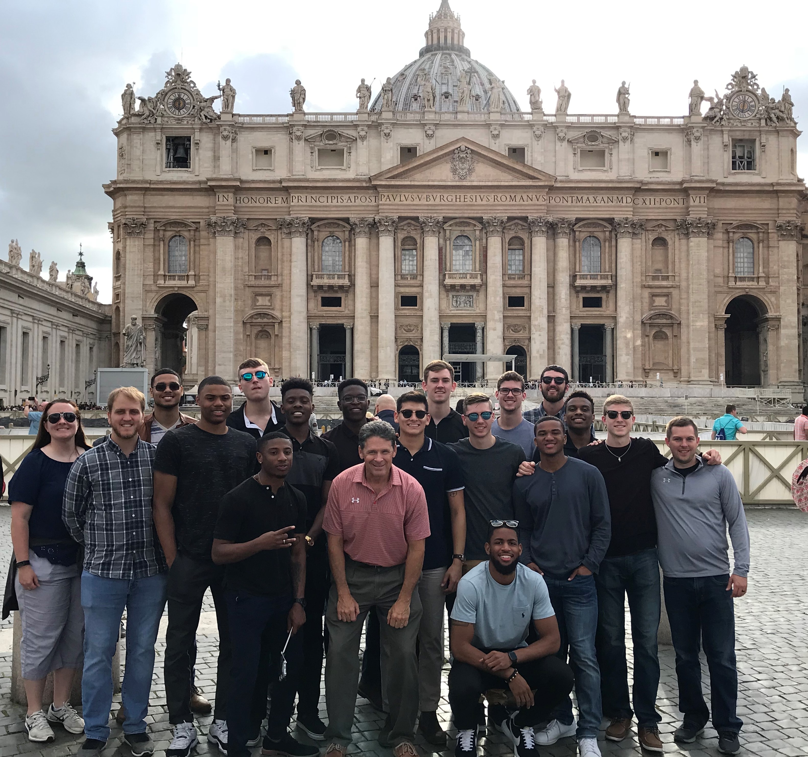 Men’s basketball travels to Italy