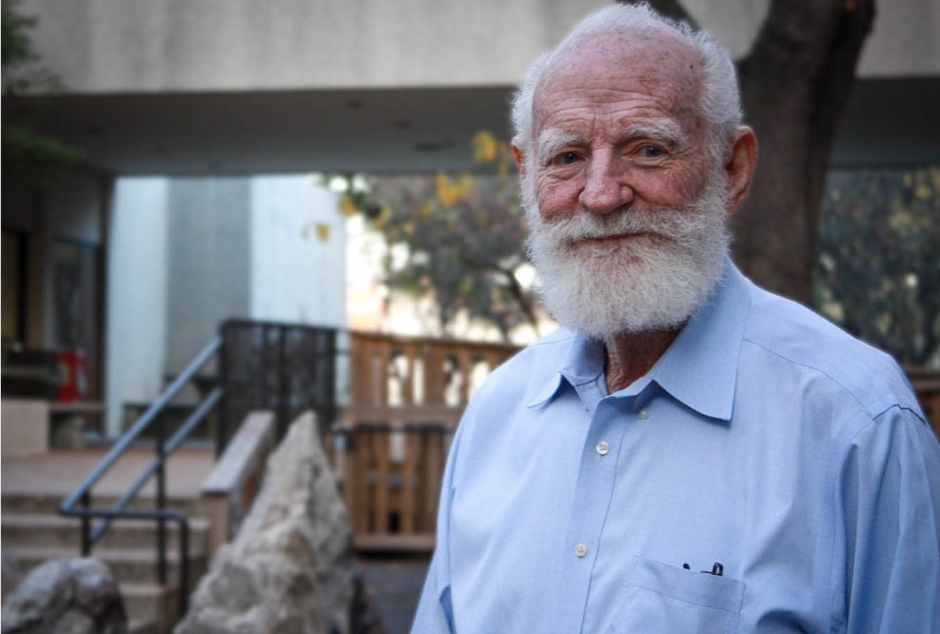 Professor, Creator of Moon Dirt Dies at 82
