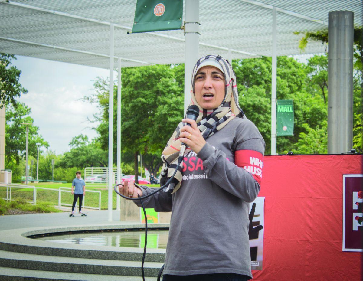 Malahat A. Kizilbash from the non-profit organization 'Who is Hussain' speaks out to garner attention and raise activism for the migrants and detainees. Photo by Calis Lim | Mercury Staff