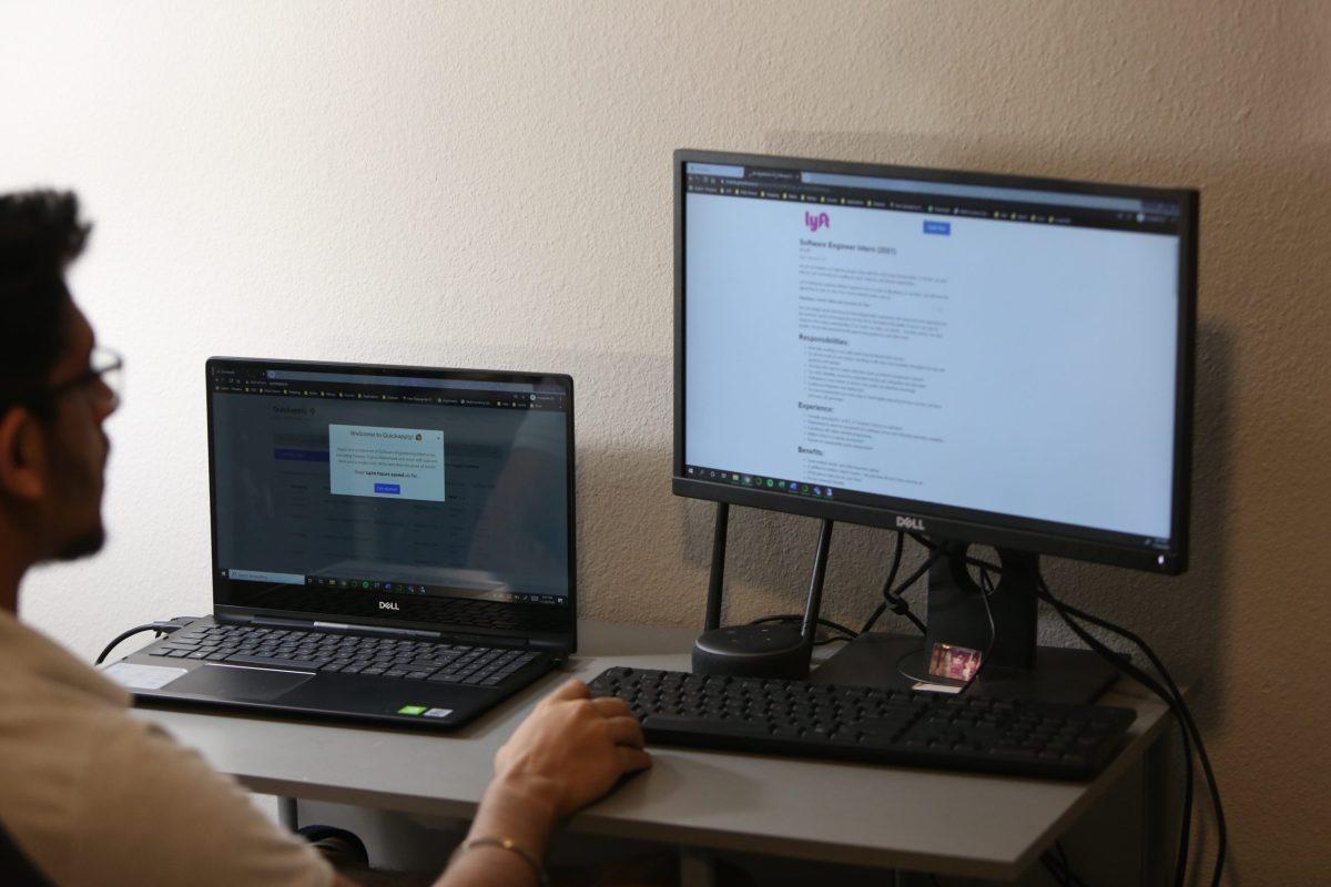 The tool makes it easy for students to apply to dozens of internships at once.