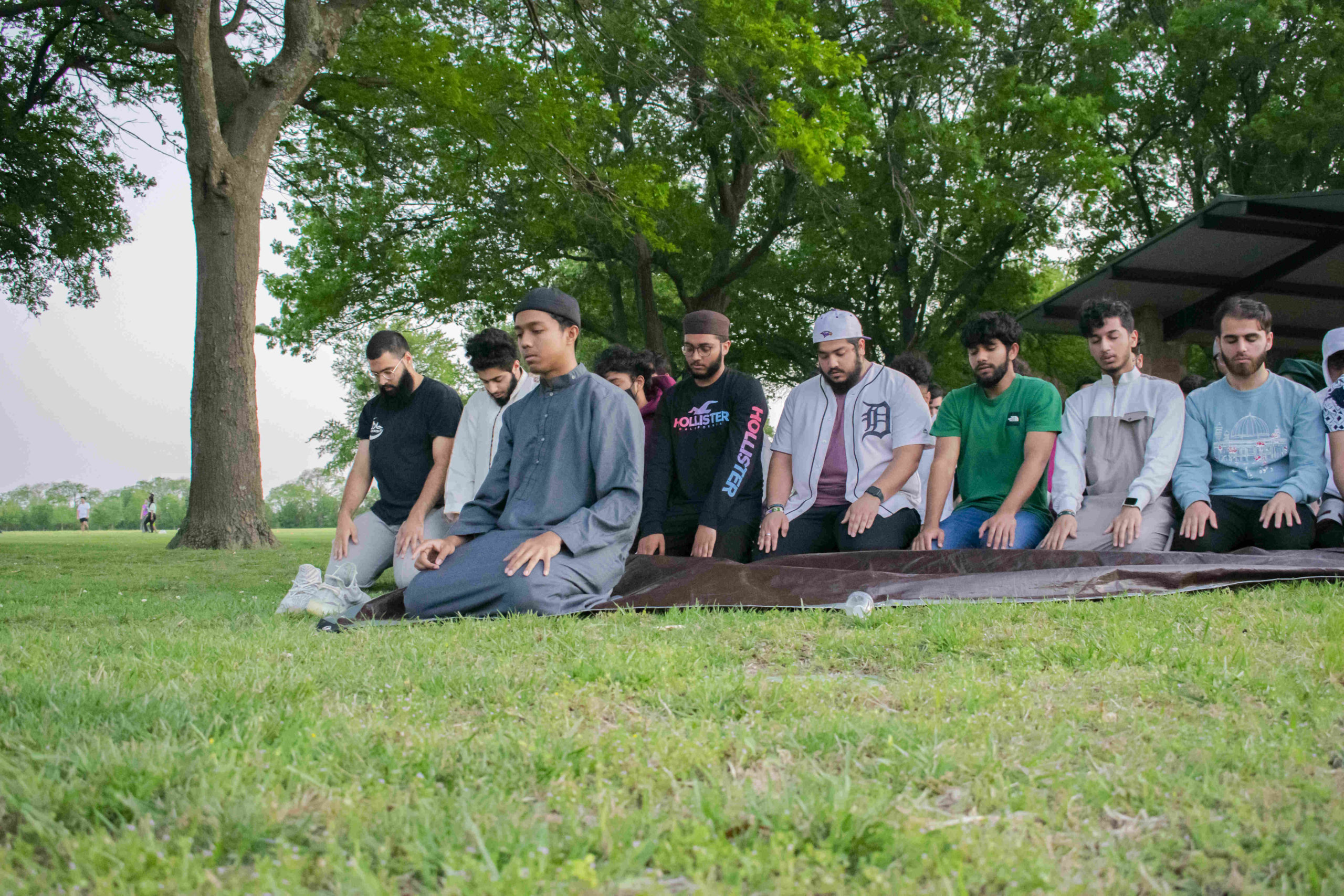 How Comets Observe Ramadan