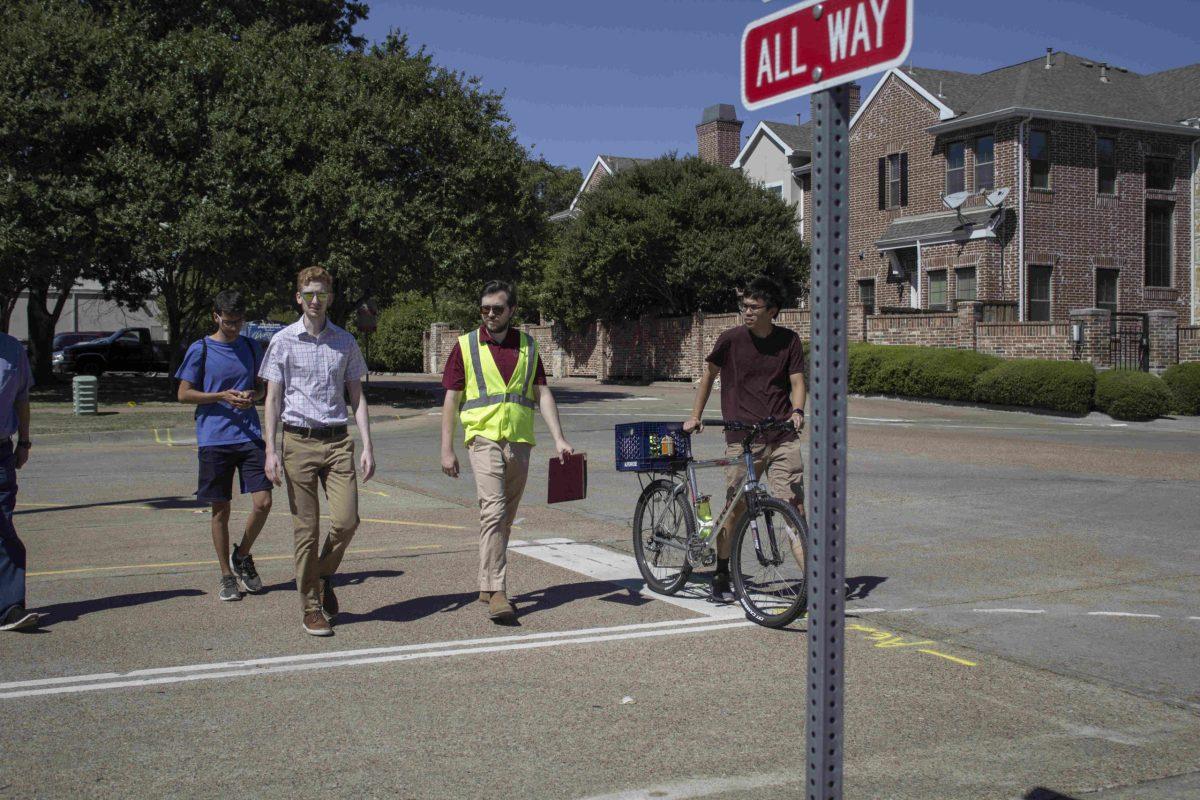 Daniel Herrig and club advocates walked sections of Campbell Road to experience firsthand the difficulties that students encounter every day. Lack of shade and traffic noise were just a few of the main issues encountered. Photo by Ruby Bui | Social Media Manager