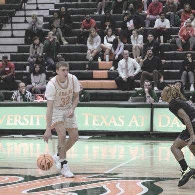 Men’s basketball holds first in ASC