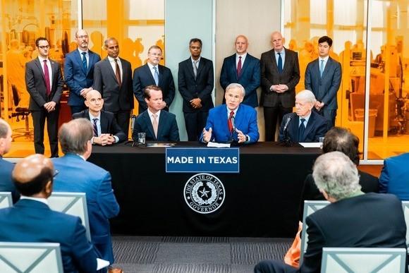 Photo Courtesy of the Office of the Texas Governor