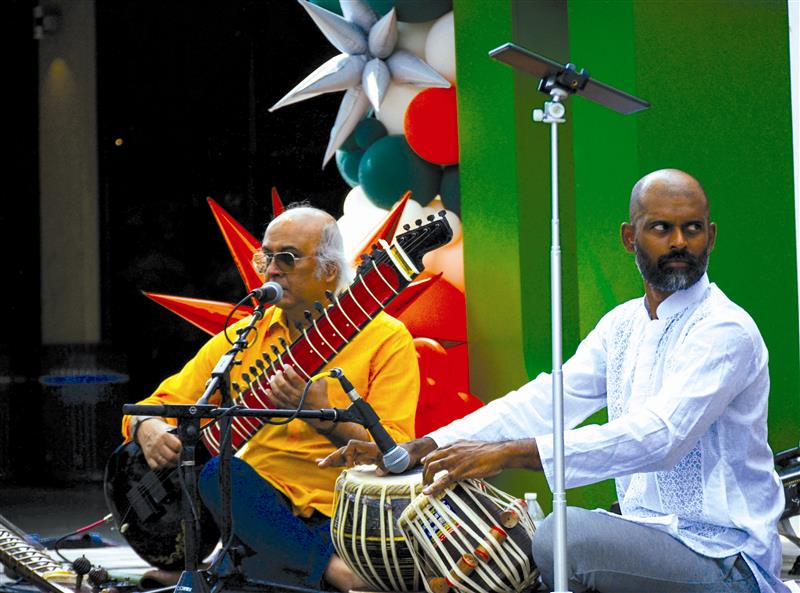 Musicians perform at the Plinth.